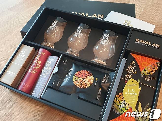 온라인 시음회를 위해 배송된 카발란 위스키 시음 키트 © 뉴스1 황덕현 기자