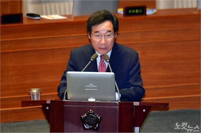 이낙연 국무총리가 2018년 10월 1일 국회 본회의 외교ㆍ통일ㆍ안보 분야 대정부질문에서 의원들의 질의를 받고 있다 (사진=윤창원 기자/자료사진)