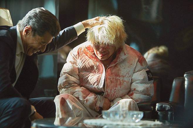 넷플릭스 '야쿠자와 가족'. 1999년 야쿠자 두목을 만난 야마모토 겐지./넷플릭스