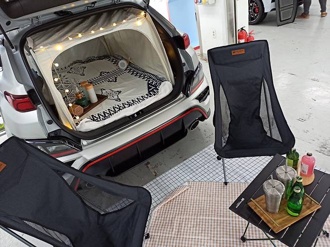 코나N을 활용한 캠핑 콘셉트 사진