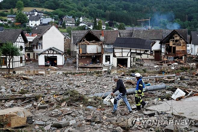 폭우·홍수 휩쓸고 간 독일 슐트 지역 주택가 [로이터=연합뉴스]