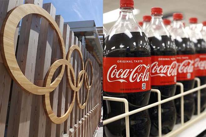 일본 도쿄 하루미 지역 올림픽선수촌 입구의 모습과 도쿄올림픽 공식 스폰서 코카콜라. 사진공동취재단·코카콜라컴퍼니 제공