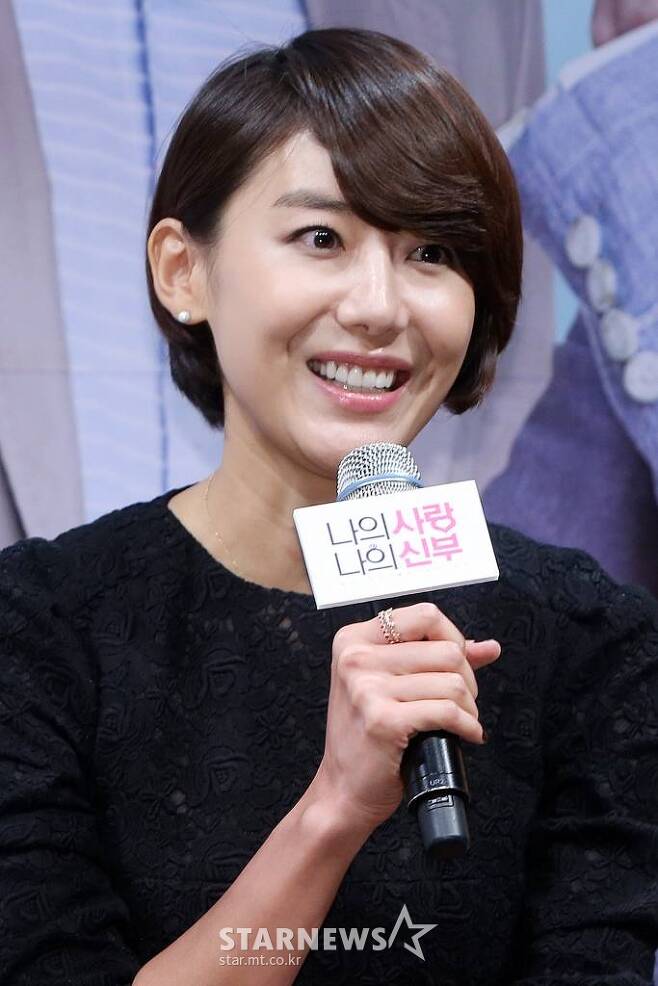 SBS officials said on the 20th, Yoon Jeong-hee received an inspection periodically before shooting SBS new drama I am breaking up now.There was no shooting schedule between the previous inspection that received the voice judgment and the inspection that received the positive test, he said. There will be no disruption to the drama shooting schedule. I am breaking up now starring Yoon Jin-hee is a farewell act that is written as a farewell and reads as love, sweet, spicy, and written.Yoon Jin-hee and Song Hye-kyo, Jang Ki-yong, and Choi Hee-seo.On the other hand, singer and actor Hani, who is a subsidiary such as Yoon Jin-hee, was also judged COVID-19 tested positive.
