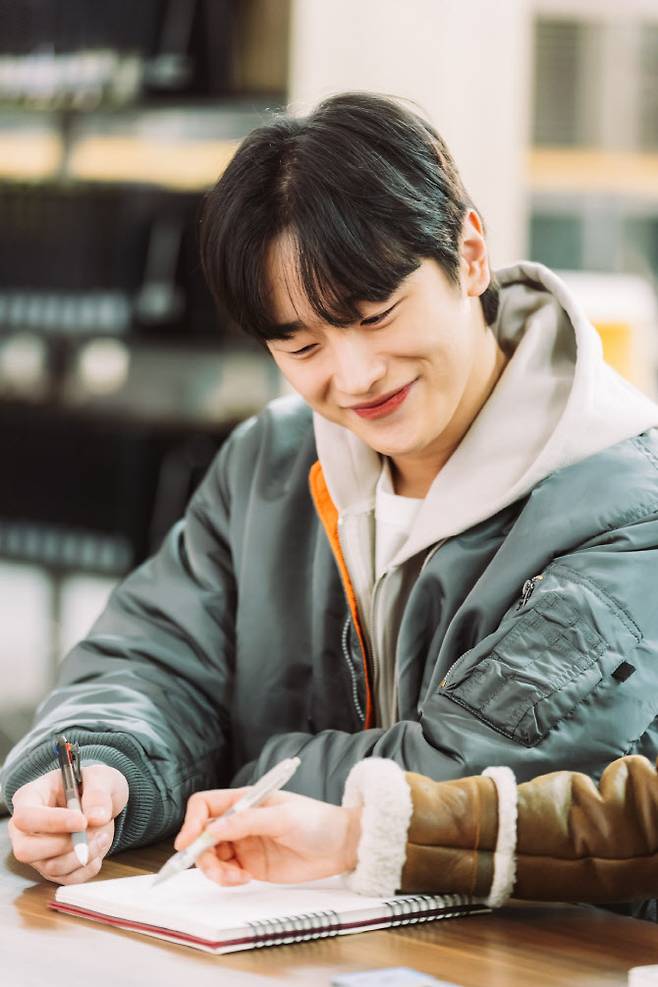 김도완(사진=어썸이엔티)