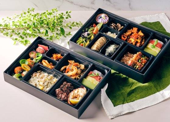 거리두기 4단계 시행, 폭염 등으로 집에서 머무는 시간이 많아지자 특급호텔의 밀키트나 도시락을 찾는 이용자가 늘고 있다. 사진 그랜드 인터컨티넨탈 서울