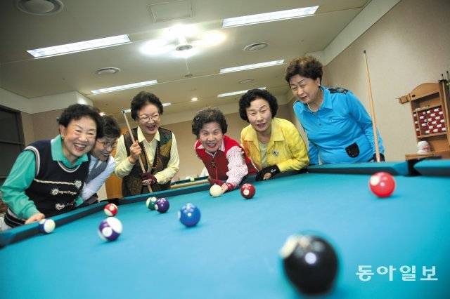 노년의 거주 공간은 노후 삶의 질을 좌우하는 중요한 요소다. 독립적인 삶과 건강, 여가를 동시에 만족해야 한다. 동아일보 DB