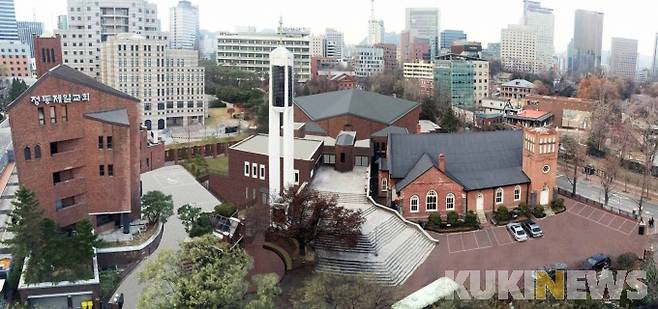 정동제일교회 전경/ 이 일대는 미국공사관이을 비롯 배재학당, 이화학당이 위치하면서 미국문화와 교육이 우리나라로 들어오는 중심지였다.