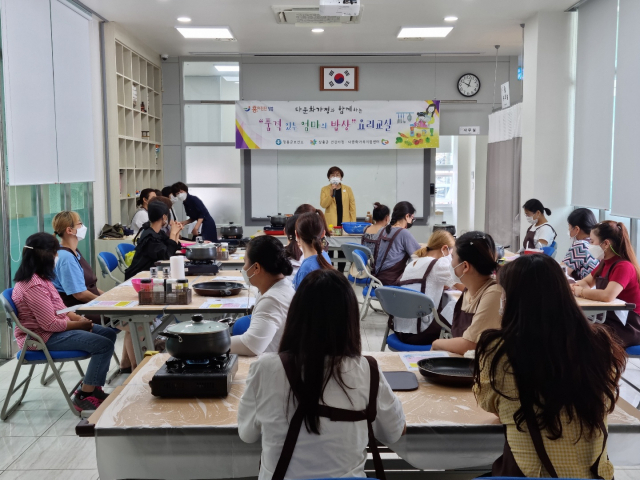 ▲ 장흥군, 결혼이주여성과 함께하는 “품격 있는 엄마 밥상” 종강식ⓒ장흥군