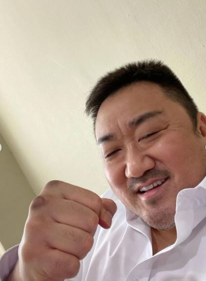 마동석, 주먹→손하트..