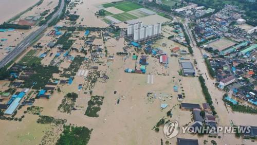 지붕까지 잠긴 구례읍 [연합뉴스 자료사진]