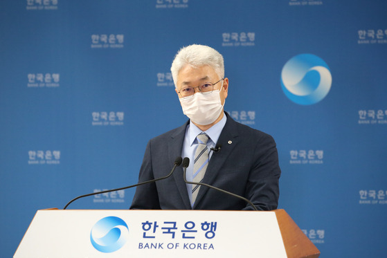 Park Yang-su, director general of the economic statistics department at the Bank of Korea, speaks during an online press briefing held Tuesday. [BANK OF KOREA]
