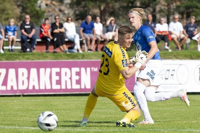 ▲ 엘링 홀란드의 사촌동생 알베르트 트잘란드가 프로 데뷔전서 데뷔골을 터트렸다. ⓒ몰데 FK SNS