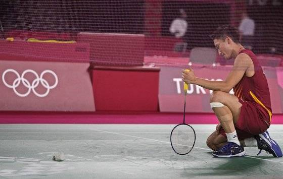 허광희에 패배한 뒤 망연자실한 모모타 겐토. [AP=연합뉴스]