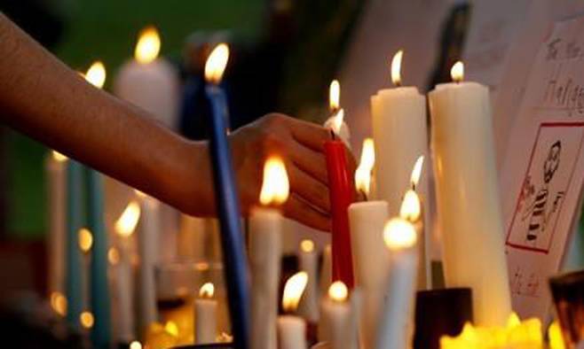 누르 무카담 피살 사건과 관련해 파키스탄 이슬라마바드에서 진행된 촛불 추모 집회. AP연합뉴스