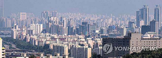 서울 남산에서 바라본 압구정, 삼성동, 잠실 일대의 모습 [연합뉴스 자료사진]