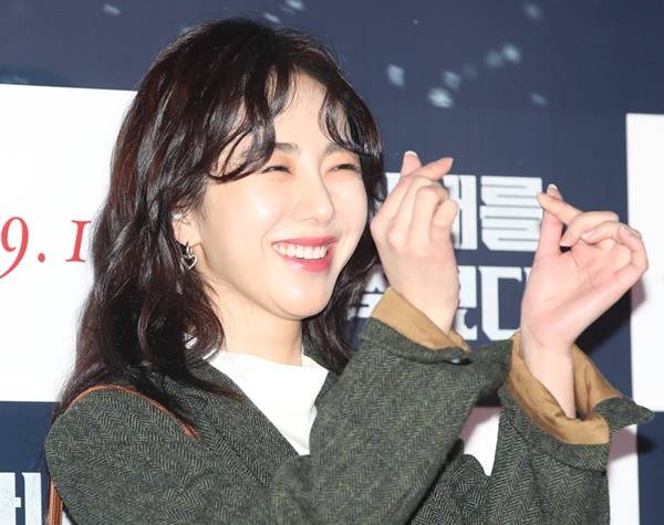 그룹 AOA 출신 권민아의 전 연인 A씨가 '양다리 논란'과 관련 재차 입장을 밝혔다. /사진=뉴스1