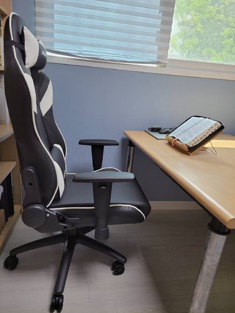 임재훈 전 의원에게 막내딸이 선물한 의자ⓒ임재훈 전 의원 제공