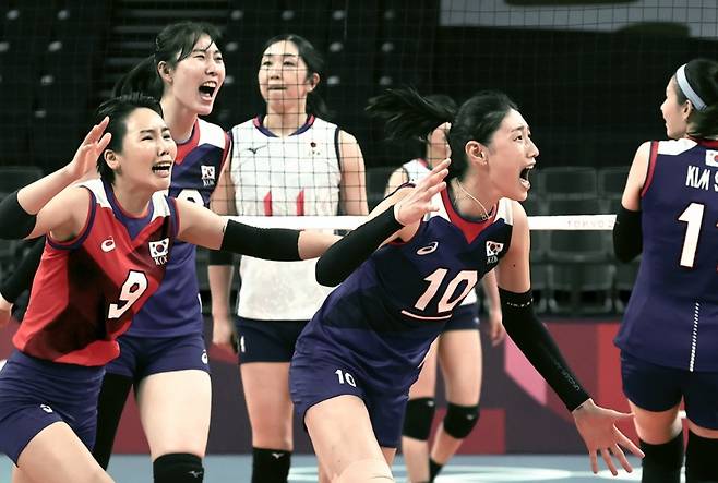 ▲ 한국 여자 배구 대표팀이 일본을 꺾고 도쿄올림픽 8강 진출을 확정했다. ⓒ연합뉴스