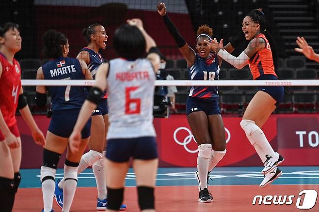 도미니카 공화국이 일본을 꺾고 2020 도쿄 올림픽 여자 배구 8강전에 진출했다. © AFP=뉴스1