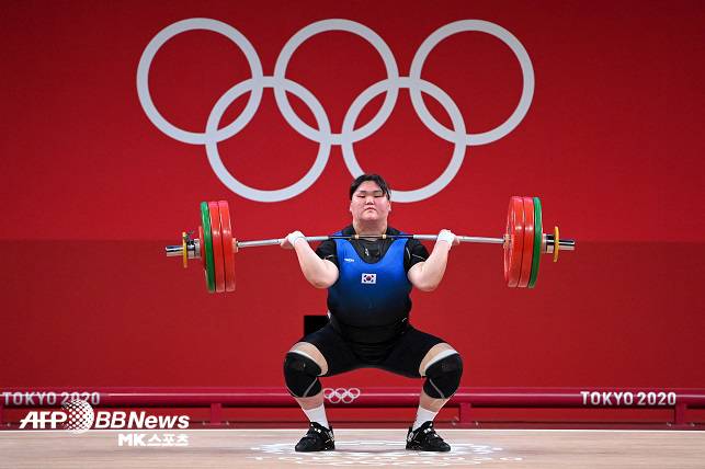 여자 역도 국가대표 이선미가 2일 일본 도쿄의 국제포럼에서 열린 2020 도쿄올림픽 여자 역도 최중량급에서 4위에 올랐다. 사진(일본 도쿄)=AFPBBNEWS=NEWS1