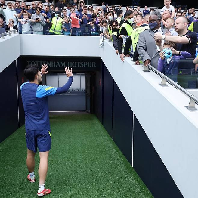 ▲ 손흥민이 남다른 친화력을 자랑했다. ⓒ토트넘홋스퍼