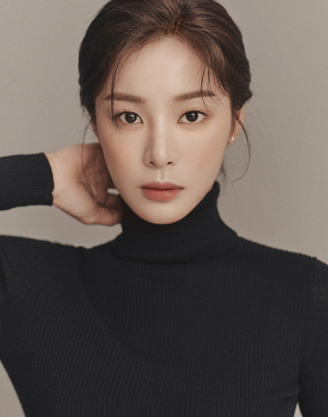 사내 맞선, 설인아