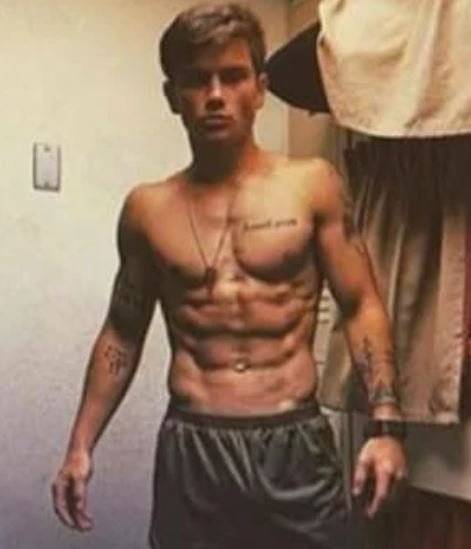 본험 리처드함 화재 사건의 방화범으로 지목된 라이언 소이어 메이스 수병. 미 해군범죄수사청(NCIS)은 승조원 177명을 대상으로 한 조사를 통해 방화 용의자를 밝혀냈다. 메이스 수병은 미 해군 특수부대 네이비실에서 탈락한 뒤 전함에 불을 지른 혐의를 받고 있다. [인스타그램 캡처]