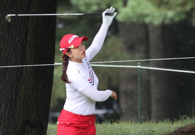 김세영이 7일 일본 사이타마현 가와고에시의 가스미가세키 컨트리클럽에서 열린 도쿄올림픽 여자골프 4라운드 11번 홀에서 러프 샷을 하고 있다. 사이타마 | 연합뉴스