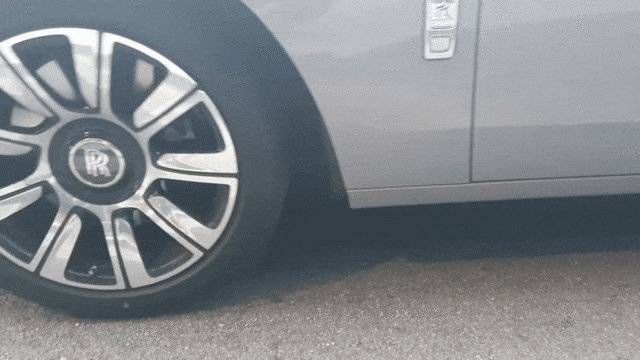 롤스로이스 ‘스피닝 휠캡’의 모습