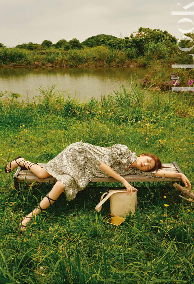 A pictorial by Actor Pyo Ye-jin has been released.Pyo Ye-jin recently announced First ImpressionsI took a photo shoot with the magazine, met with the summer scenery of Jeju Island full of green, and completed a full-length picture.Pyo Ye-jin, who has been a member of the Korean Air crew called Dream Work and has been a JYP trainee for the Girl Group and again as an actor.I headed to Jeju Island with the end of the drama Temporary Taxi, which devoted my affection and enthusiasm to the point that I met my life character.The green fields and forests spread under the fresh winds and warm sunshine were enough to recharge the tired body and mind with action smoke.Pyo Ye-jin enjoyed the beautiful nature of the ignorant dancer with his whole body and became one with nature. As a hero of the fashion world, he completely digested natural and sophisticated costumes and emanated his original clean and pure charm.