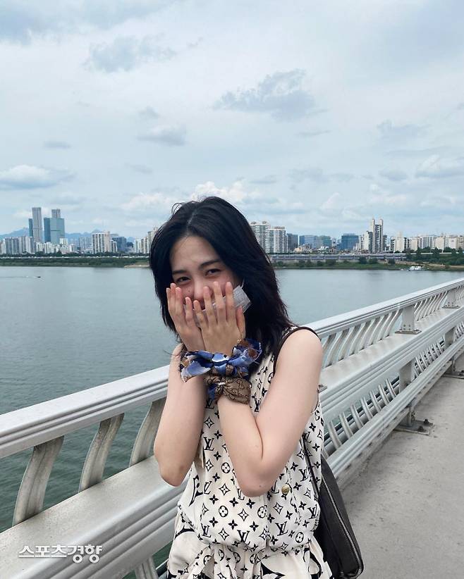최근 여러 구설에 휘말린 뒤 SNS 활동을 재개한 권민아가 한 누리꾼의 질문에 응수했다. 인스타그램 캡처