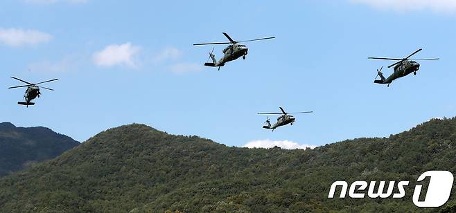 육군이 운용하는 UH-60 '블랙호크'. 2018.10.2/뉴스1 © News1 주기철 기자