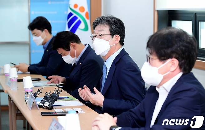 유승민 국민의힘 대선 예비후보가 11일 서울 용산구 대한민국공무원노동조합총연맹에서 열린 공노총 대선정책기획단 간담회에서 인사말을 하고 있다. 2021.8.11/뉴스1 © News1 오대일 기자