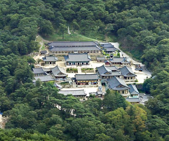 경남 합천 해인사 전경. 조계종 제12교구 본사인 해인사는 모두 1400여명의 스님이 적을 두고 있다. /해인사
