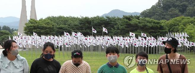 광복절 앞두고 독립기념관 찾은 시민들 [연합뉴스 자료사진]