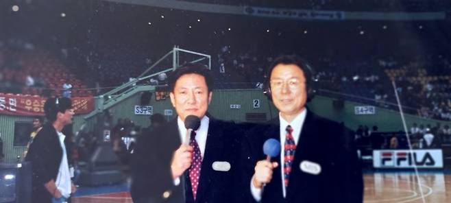 ▲박영만 아나운서(좌)와 故한창도 해설위원(우)