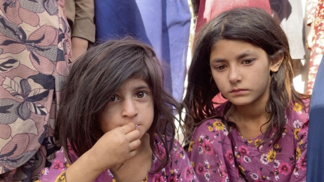 탈레반을 피해 카불 길거리에서 숙식 해결하는 아프간 소녀들