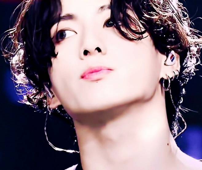 방탄소년단 정국, 에잇팩 복근 섹시美 大폭발 "배마저 화려한 정국이"