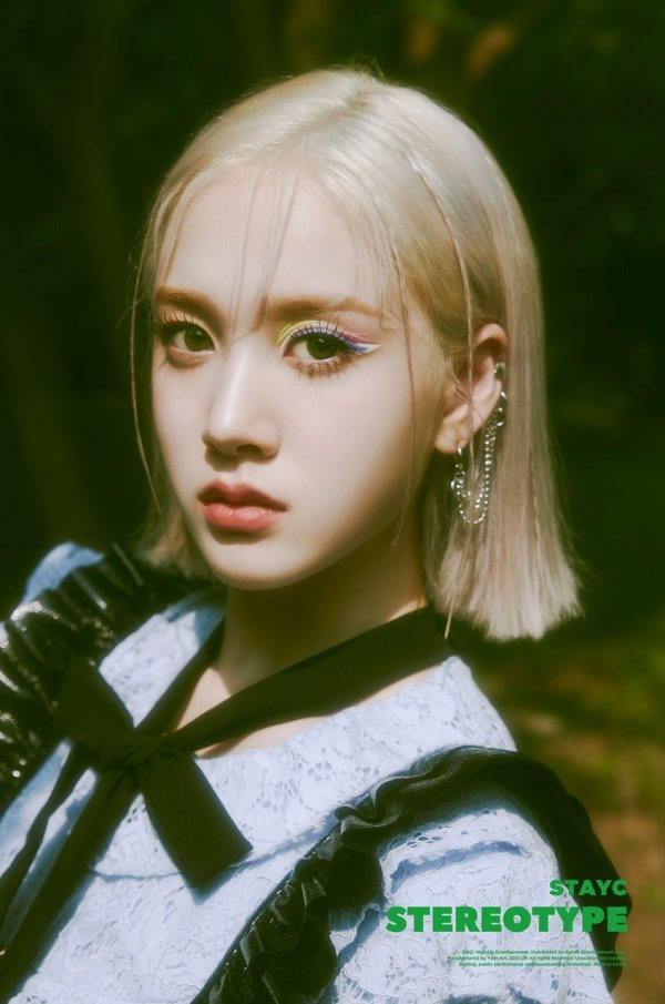 Girls group STAYC (STAYC) members Yun and Jeis new album concept photo have been unveiled.STAYC posted the first mini album STEREOTYPE (stereotype) Yun and Jeis first personal concept photo through the official SNS account on the 18th.While four concept photos were released, Yun and Jei in the photo caught the attention of those who saw the green forest in the background with pure but unique styling.Jei, who wears a pure white dress and boasts a beautiful visual and elegant atmosphere like a goddess, and a pure and funky charm with a doll-like beauty, raises questions about the concept of a new Mini album STEREOTYPE.STEREOTYPE is a new news release released by STAYDOM in about five months after its second single, STAYDOM, released in April, raising expectations in that it is the Mini album, which will be released for the first time since its debut.STAYCs first mini album STEREOTYPE will be released on September 6 at 6 pm on each online music source site.In addition, physical album reservation sales are underway through all online music sites.