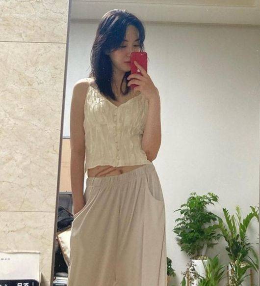 [사진=권민아 SNS] AOA 출신 권민아가 일상 사진을 공개한 가운데 상처까지 드러나 안타까움을 자아냈다.