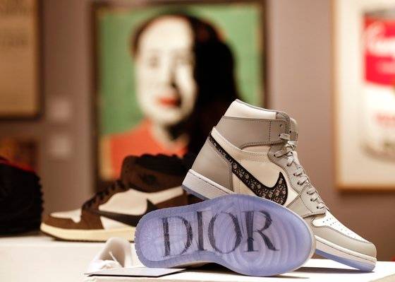 리셀가가 약 1500만원에 달하는 `에어디올 하이`(조던1X디올 하이 OG) 모델. <사진=매일경제DB>