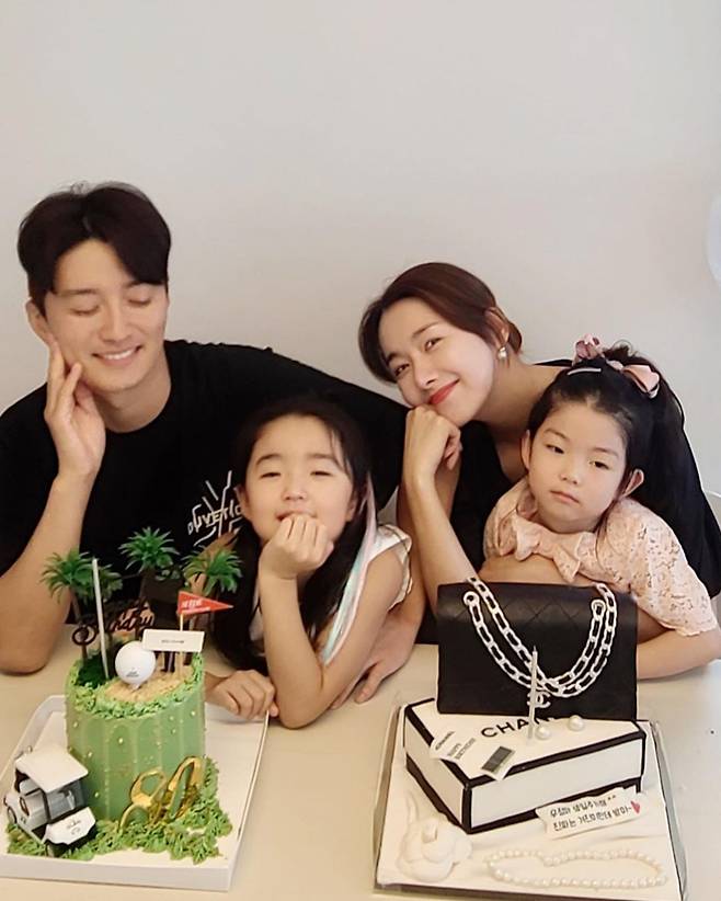 Actor So Yi-hyun celebrates birthday with Husband In Gyo-jinSo Yi-hyun said through his SNS on the 29th, The next day of my birthday, I will always celebrate my birthday first and celebrate later.I love you twice as much as Haha and twice as much as I love you because you are my Husband. Thank you and thank you for your congratulations.I have posted several photos with the article It is a bag bread.In the photo, In Gyo-jin and So Yi-hyun, who had a birthday by one day, were shown.In Gyo-jin So Yi-hyun and his daughter So-eun celebrate each others birthday together with Haha. The two happy-looking figures stand out.In particular, the Cake received by the two people is accompanied by a Cake model of a luxury bag, which attracts attention. The Cake also contains a sense of really accept it by the teacher.Meanwhile, Actor So Yi-hyun, In Gyo-jin, married in 2014, has two daughters.So Yi-hyun is currently appearing on KBS2 daily drama Red Shoes.