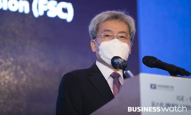 고승범 금융위원장이 2일 오전 서울 중구 롯데호텔에서 열린 신한금융지주 창립 20주년 기념 세계경제연구원-신한금융그룹 국제컨퍼런스에 참석해 축사를 하고 있다./사진=이명근 기자 qwe123@