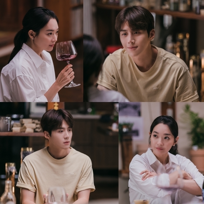 Kim Seon-hos eyes for Actor Shin Min-a get sweeter.TVNs Saturday drama Gangmae Cha Cha Cha (played by Shin Ha-eun/directed Yoo Jae-won) released SteelSeries by Hye-jin (Shin Min-a) and Kim Seon-ho who are drinking wine together ahead of the 9:04 pm broadcast on September 5.The two people who were close to each other were so close to each other that they were able to see the hearts of the viewers and make them more curious about the episodes of those to be drawn on the air today.From the first broadcast, Gat Village Cha Cha Cha played a role of a healing drama that warms up the heart and heart, capturing viewers at once.In particular, Shin Min-a transformed into a perfect soul-sweeter Yoon Hye-jin, who can not hate, to maximize his lovely charm, and Kim Seon-ho is a full-fledged man.Handy, Mr Hong Hong Doo-sik, is showing off his colorful charm without filtration and showing his character digestive power.Above all, romantic chemistry, which goes between the two people, delivers both laughter and excitement in the right place and leads to a hot reaction.The process of developing the relationship between Hye-jin, who came down to the resonance in Seoul and established a dentist, and Du-sik, who is in charge of the village, was exciting.Hye-jins resonance adaptation, drawn between them, plays an organic role in making the characters of the villagers of the uniqueness stand out and makes the next story more awaited.Above all, in the last three endings, Hye-jins shoe, which is the link between the first two people, was found by the two-piece, and the romance was lit.Hye-jin and Doo-sik, who are drinking wine in one of these houses, are caught and stimulate curiosity.Hye-jin, who is holding a wine glass and making a fresh look, and the two-colored look that looks at her with a falling eye, and the wine that will make the subtle tension between them even more ripe.In a perfect romantic atmosphere, the situation in the SteelSeries, where only two people are leaning together, makes the clowns of the viewers go up.In particular, the scene where Hye-jin and Du-sik drink wine together appeared in the trailer of episode 4, which made me more curious.Hye-jin, who says, Mr. Hong also asks me one question, and Du-sik, who asks, Why did you come to the resonance?Indeed, in the relationship between Hyejin and Doosik, it stimulates the expectation of how the time alone with wine will affect.This is the crucial scene that will be the key to the four-time show today, said the production team. It is also a turning point in the relationship between Hye-jin and Du-sik.You can expect how their feelings change.