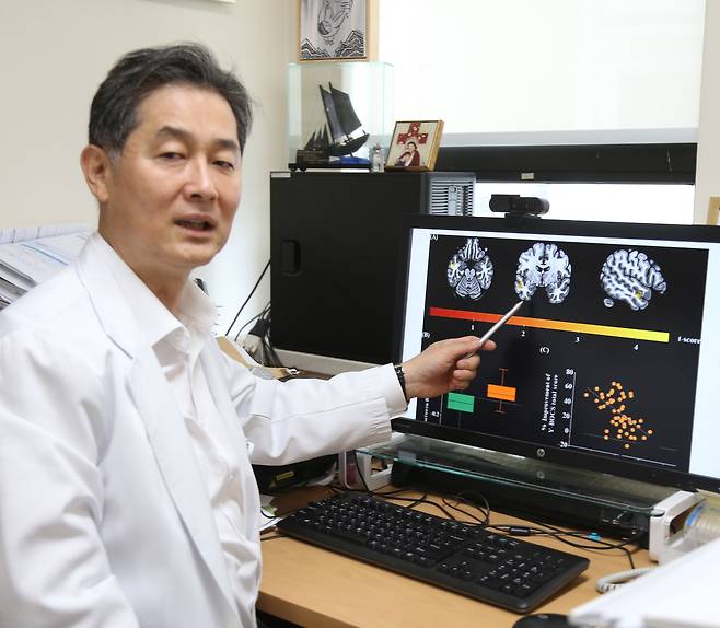 권준수 서울대병원 정신건강의학과 교수가 조선비즈 기자와 만나 인터뷰를 하고 있다. /장윤서 기자