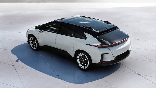 고급 전기차 시장을 타깃으로 한 패러데이 퓨처 전기차 FF91.