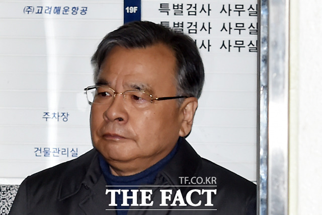 가짜 수산업자 김모(43) 씨 금품 로비 의혹을 수사한 경찰이 유력인사 박영수 전 특별검사 등 7명을 검찰에 송치하면서 사건을 일단락 지었다. /더팩트 DB