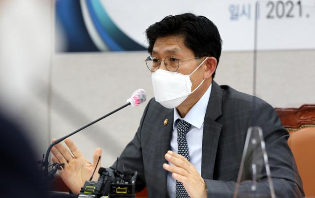 노형욱 국토교통부 장관이 9일 서울 영등포구 대한주택건설협회에서 열린 제2차 주택공급기관 간담회에서 인사말을 하고 있다. 뉴시스