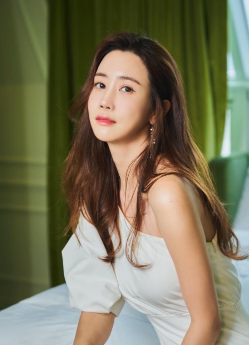 Actor Lee Da-hae has released a photo of the pictorial.On the 8th, Lee Da-hae posted several photos on his SNS with a short article called Picture.Lee Da-hae in the photo is sitting on a bed with long hair hanging in a white sleeveless one piece.Especially, with a thin shoulder line, he shows off his doll-like appearance on his small face and creates a clean atmosphere.In another photo, she showed off her alluring goddess Beautiful looks as she stared at the camera, lifting her long hair up with her hands in a white interior.The netizens commented, It looks like a goddess?, It is the same woman but it is so beautiful.Lee Da-hae is an Actor and has started Love with Seven since 2015 and publicly admitted to devotion in September 2016.Recently, MBC entertainment Power of omniscient interfering, two peoples phone calls were released and collected topics.