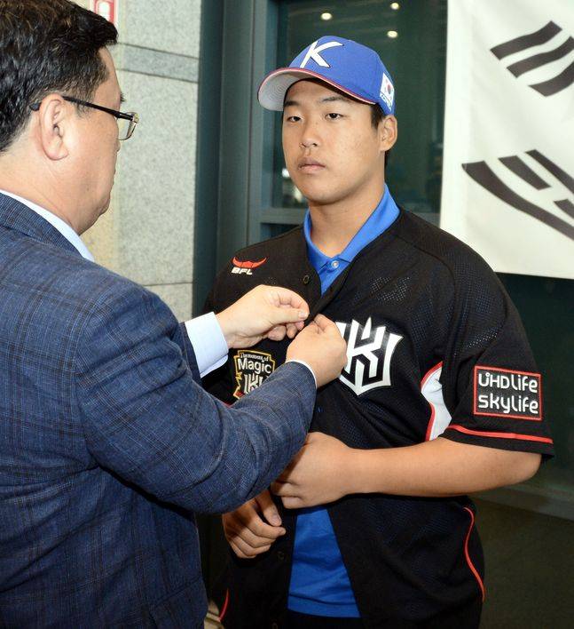 2018년 KT 유니폼을 입은 강백호. ⓒ 뉴시스